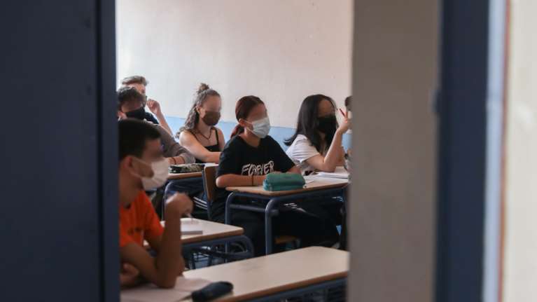 &quot;Βόμβα&quot; Σαρηγιάννη για σχολεία: Να μείνουν κλειστά Γυμνάσια, Α&#39; και Β&#39; Λυκείου