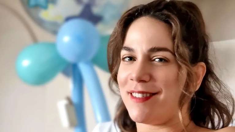 Οι πρώτες φωτογραφίες της Κατερίνας Στικούδη με τον γιο της μέσα από το μαιευτήριο