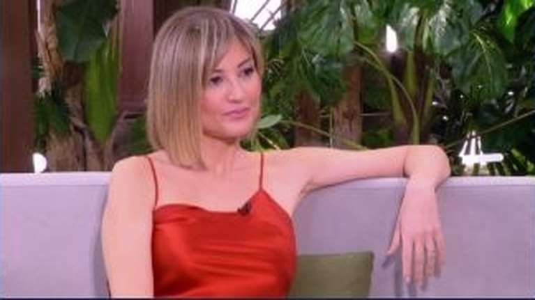 Ράνια Τζίμα: &quot;Το δελτίο ειδήσεων δεν είναι σακάκι που μπορείς να το βγάλεις και να το πετάξεις μόλις φύγεις&quot;