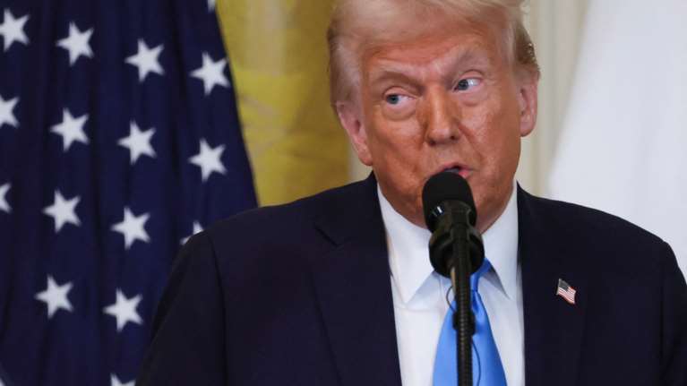 Ντόναλντ Τραμπ: Διόρισε υποδιευθυντή του FBI έναν πρώην αστυνομικό που έγινε συντηρητικός σχολιαστής [εικόνα]