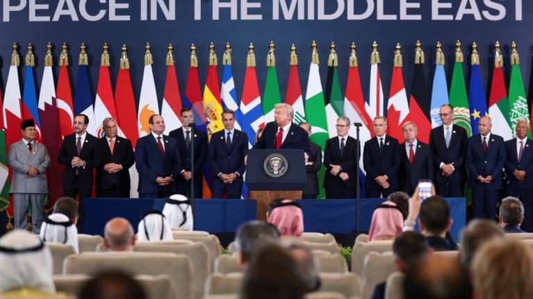 Εμπόριο και ορυκτά στο μενού της συνόδου Ευρώπης - Αφρικής: Παρόντες Μακρόν και Μερτς