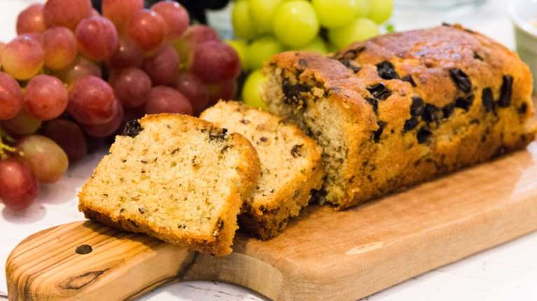 Συνταγή: Το απόλυτο φθινοπωρινό κέικ με σταφύλι, χωρίς ζάχαρη - Μαλακό και αφράτο