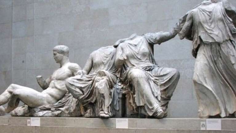 Guardian για τα Μάρμαρα του Παρθενώνα: &quot;Σε προχωρημένο στάδιο οι συζητήσεις, συμφωνία επί της αρχής&quot;