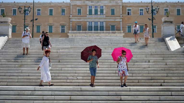 Επελαύνει το δεύτερο κύμα καύσωνα - Ποιες περιοχές ξεπέρασαν τους 40 βαθμούς Κελσίου