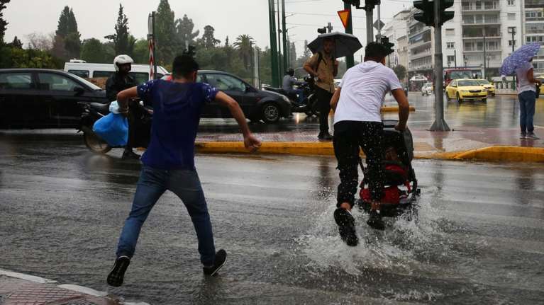 Προειδοποίηση Μαρουσάκη: Ερχεται κακοκαιρία με βροχές, καταιγίδες και πτώση της θερμοκρασίας
