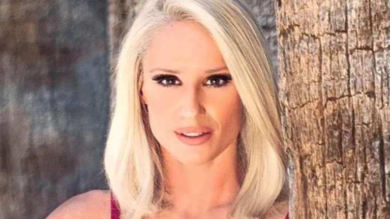 Κατερίνα Παναγοπούλου: Ατυχία με το Ι.Χ. της στο κέντρο της Αθήνας - Το πήρε ο γερανός [Εικόνες]