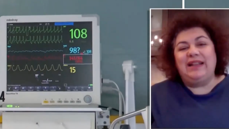 Σοκάρει ασθενής με κορονοϊό: &quot;Νοσήσαμε δύο οικογένειες 11 ατόμων από μια αθώα αγκαλιά&quot;