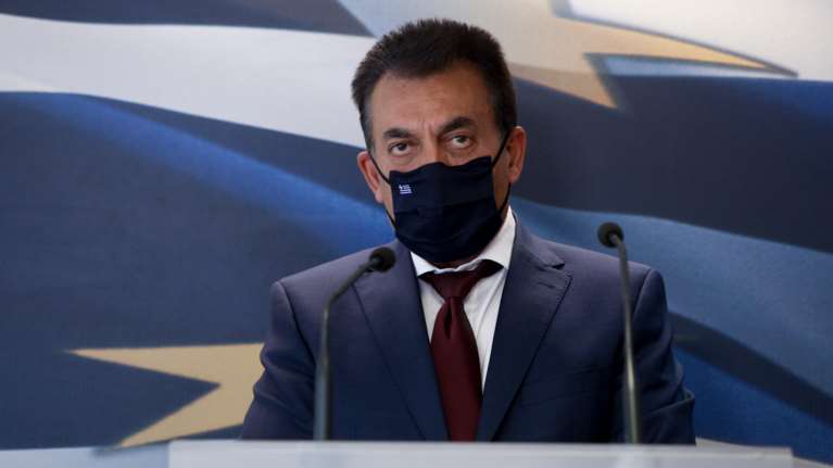 Βρούτσης: Όλα όσα ισχύουν για επίδομα 800 ευρώ, δώρο Χριστουγέννων και επίδομα ανεργίας