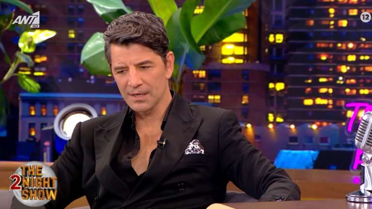 Σάκης Ρουβάς: Ήμουν συμμαθητής με τη μητέρα μου, τελειώσαμε μαζί το λύκειο σε νυχτερινό σχολείο