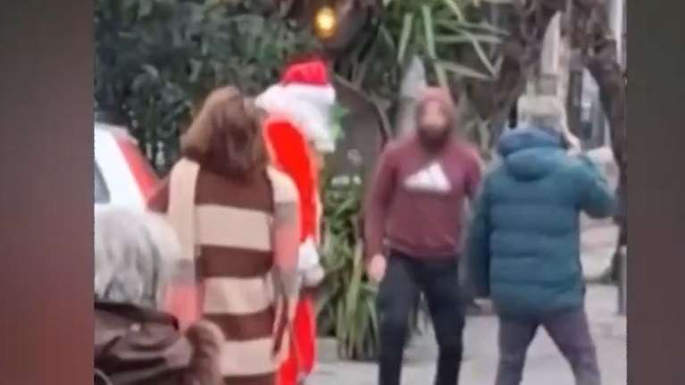 Χαλάνδρι: Σάλος με τον αστυνομικό που επιτέθηκε σε πολίτες και χαιρέτησε ναζιστικά - Σχηματίστηκε δικογραφία