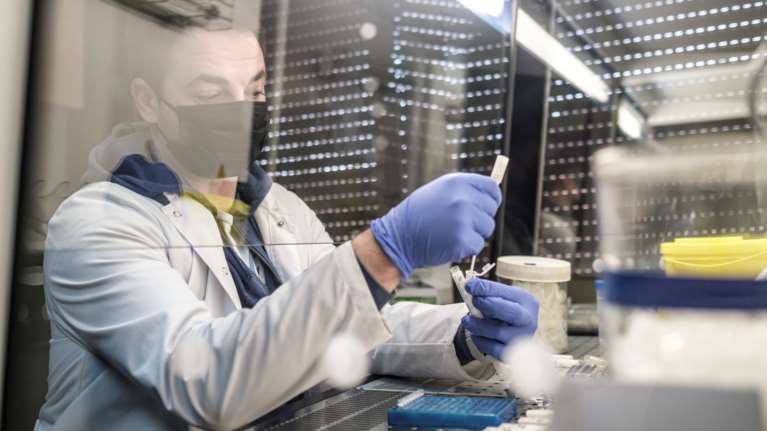 Κορονοϊός: Ο πρώτος θάνατος στην Ευρώπη χρονολογείται στις 5 Φεβρουαρίου 2020