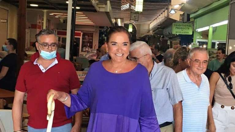 Με κρητική κατσούνα στα Χανιά η Ντόρα Μπακογιάννη