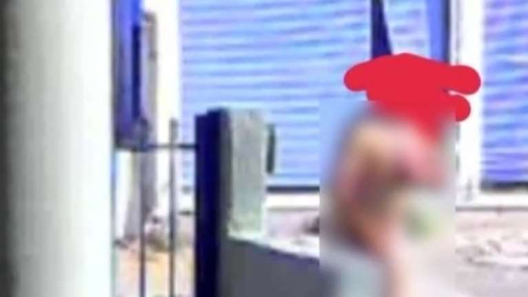 Σπάτα: Γυμνός άνδρας περιφέρεται σε γειτονιές παρενοχλώντας γυναίκες - Η καταγγελία μητέρας