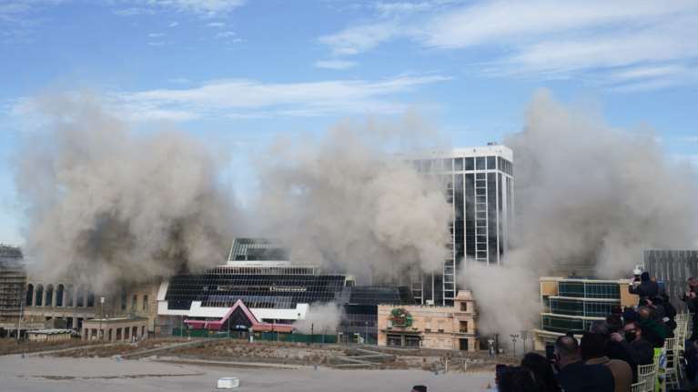 Ατλάντικ Σίτι: 3.000 ράβδοι δυναμίτη σε πρώην καζίνο του Τραμπ - Εντυπωσιακό βίντεο