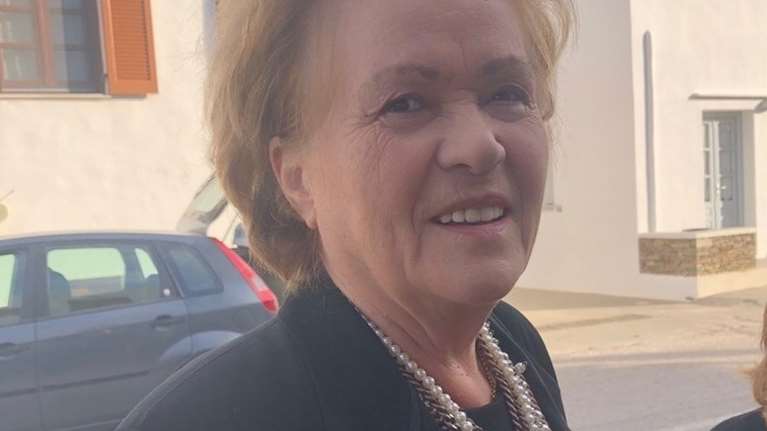 Βασιλική Χαστατζέρη-Σουλιώτη: Η μαία που έφερε στον κόσμο πάνω από 60 παιδιά στη Σίφνο, ένα από αυτά στον αέρα