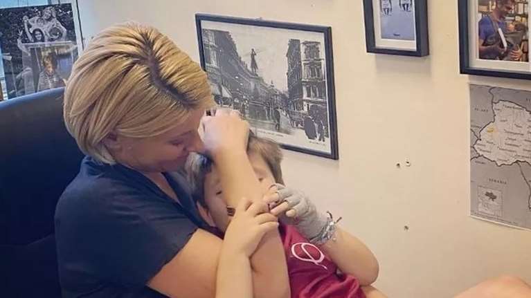 Σία Κοσιώνη: Νέα εξόρμηση με τον γιο της - Έκαναν ποδήλατο στη λίμνη Πλαστήρα [εικόνες]