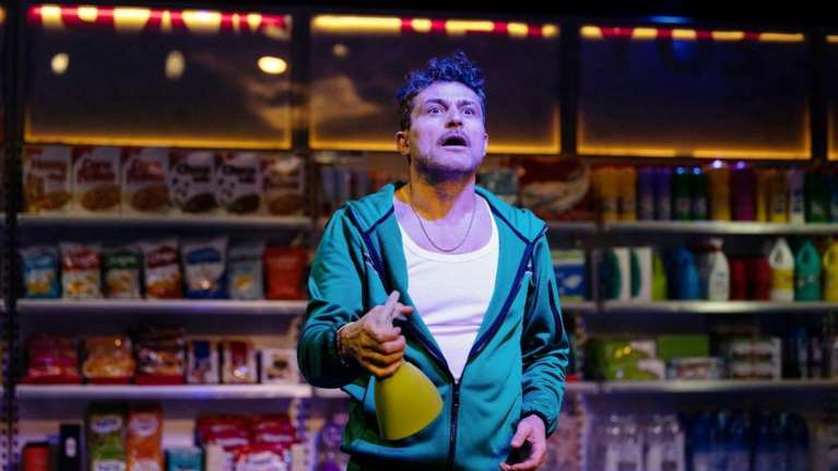 Η μεγάλη επιστροφή του Γιώργου Καραμίχου στο Θέατρο Τέχνης - Οι πρώτες φωτό από την παράσταση