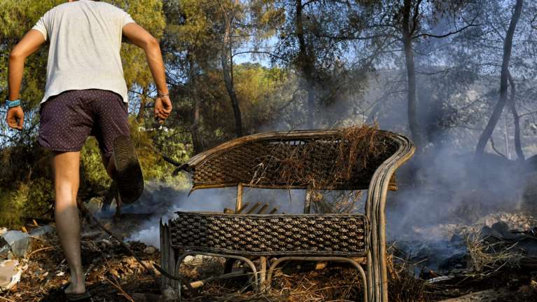 Με τις ψήφους της ΝΔ πέρασαν τα μέτρα στήριξης των πληγέντων από τις πυρκαγιές