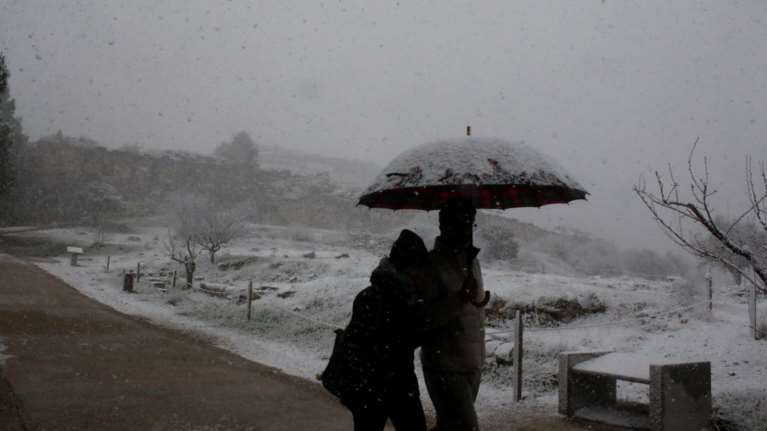 Σάκης Αρναούτογλου: &quot;Εμμονικός&quot; ο καιρός με βοριάδες και τσουχτερό κρύο μέχρι τα Χριστούγεννα [Βίντεο]