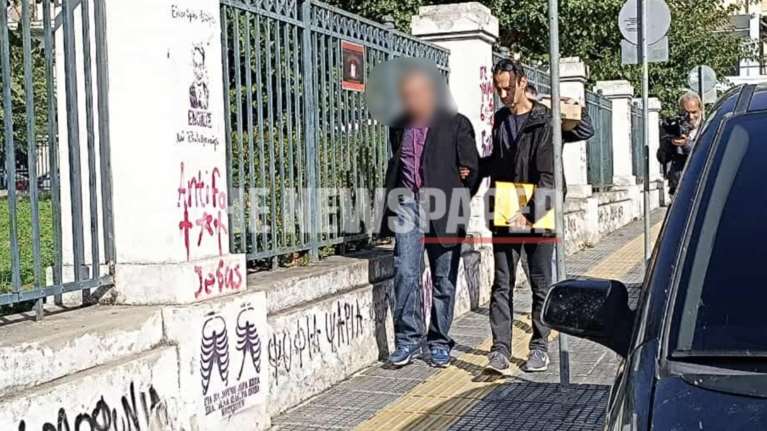 Βόλος: &quot;Δεν ήξερα ότι ήταν παιδιά, νόμιζα ότι πάει με άνδρες&quot; - Σε σοκ η σύζυγος του λιμενικού