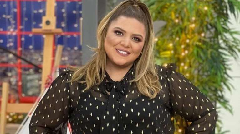 Η Δανάη Μπάρκα λατρεύει τα ολόσωμα μαγιό και φέτος φόρεσε αυτά τα σχέδια