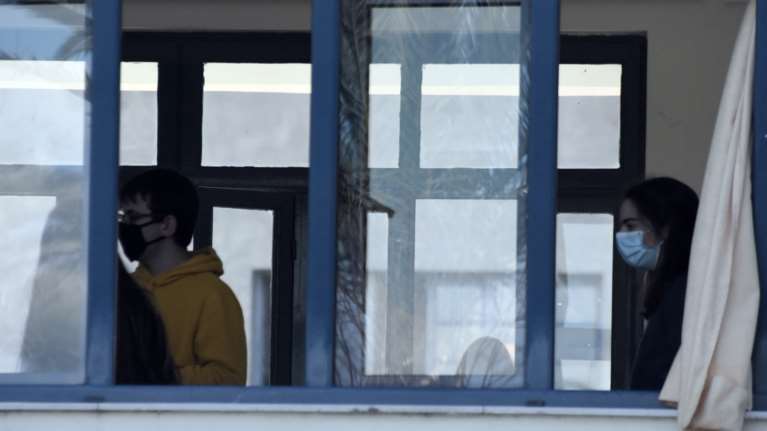 Νεκρός μαθητής ειδικού σχολείου από κορονοϊό - Εικοσιτετράωρη απεργία για την Ειδική Αγωγή προκήρυξε η ΔΟΕ