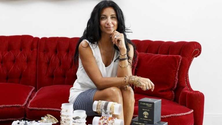 Ποια είναι η κοσμηματοπώλης που έχασε 900 εκατ. δολ. σε λιγότερο από δύο χρόνια