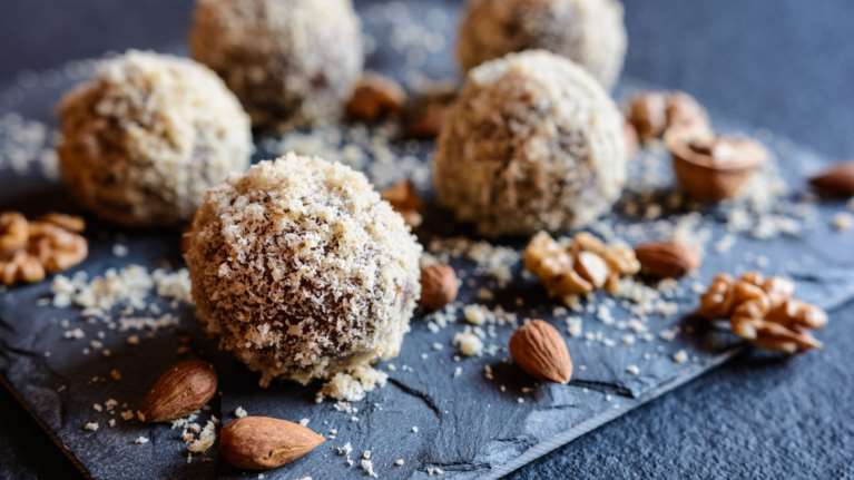 Συνταγή: Τέλεια και υγιεινά σοκολατάκια - Με ξηρούς καρπούς, χωρίς ζάχαρη