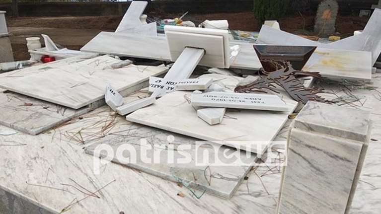 Ηλεία: Ανατριχίλα -  Άνοιξαν τάφοι από τους θυελλώδεις ανέμους(εικόνες–βίντεο)