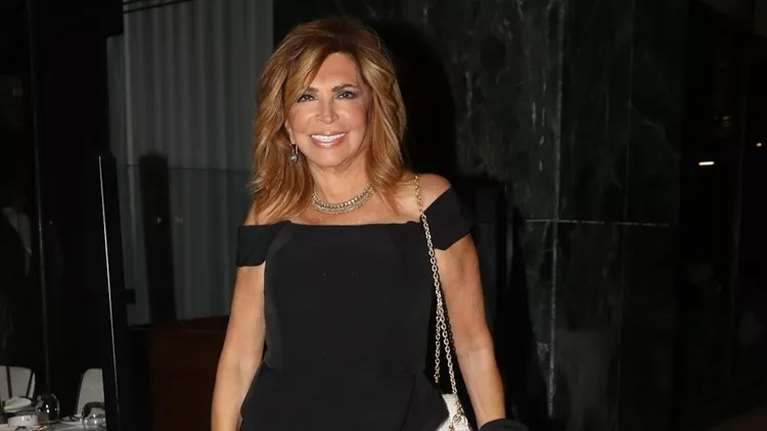 Η Μιμή Ντενίση στο αριστοκρατικό μπάνιο της: Η σπάνια φωτογραφία από το σπίτι της