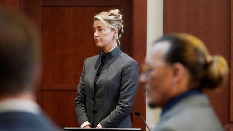 Άμπερ Χερντ: Νέα κατάθεση για όσα συνέβησαν με τον Τζόνι Ντεπ - &quot;Με χτύπησε και τύλιξε ένα πουκάμισο στον λαιμό μου&quot;