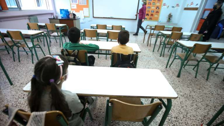 Καπραβέλος και  Ανδρέου: Η μετάλλαξη Δέλτα απειλεί τα παιδιά - Tο εμβόλιο είναι το ισχυρότερο όπλο