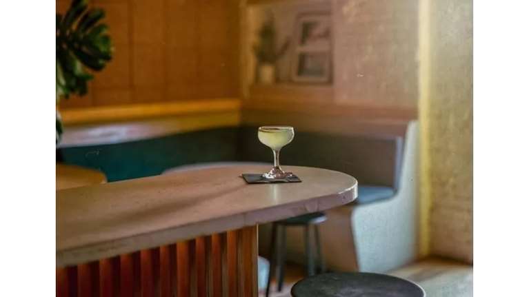 Τι είναι πάλι αυτά τα Hi-Fi Bars και ποια άλλα drinking trends θα μας απασχολήσουν φέτος;