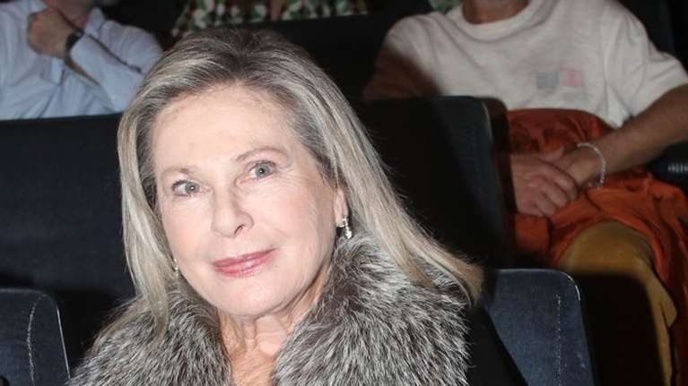 Ελένη Ερήμου: Η κομψή εμφάνιση της 79χρονης ηθοποιού αποδεικνύει πως η ηλικία είναι απλώς ένας αριθμός