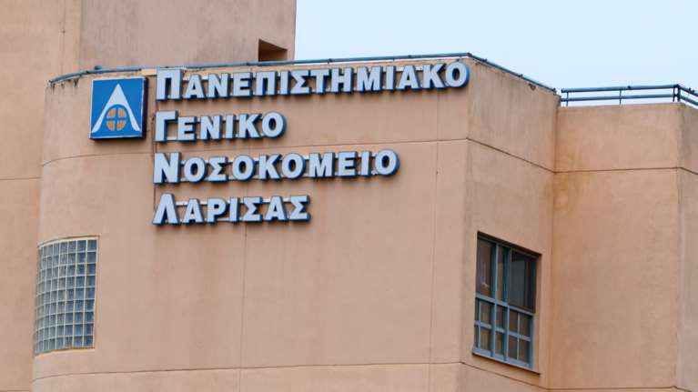 Κορονοϊός: Στο &quot;κόκκινο&quot; η Λάρισα - Θετικοί βρέθηκαν επτά γιατροί