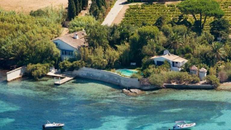 Αυτή είναι η εντυπωσιακή βίλα της Μπριζίτ Μπαρντό στην Κυανή Ακτή - Πωλείται αντί 6 εκατ. ευρώ  [Εικόνες]