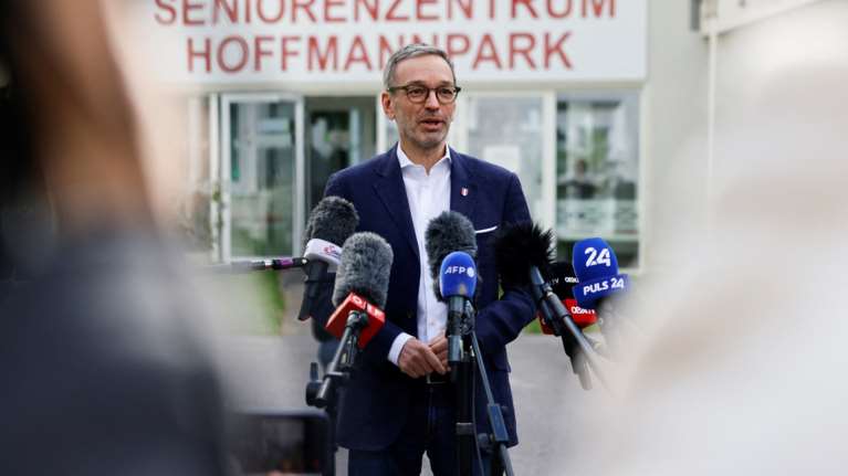 Αυστρία: Το ακροδεξιό FPÖ κερδίζει τις εκλογές - Γρίφος ο σχηματισμός κυβέρνησης