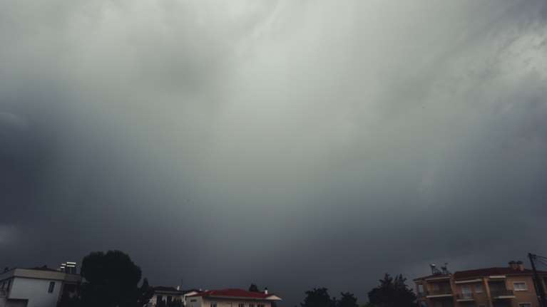 Μπόρα στην Αττική το απόγευμα της Δευτέρας - Επιμένει η αστάθεια και την Τρίτη