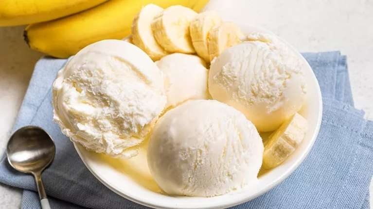Παγωτό μπανάνα με μόλις 2 υλικά και χωρίς παγωτομηχανή