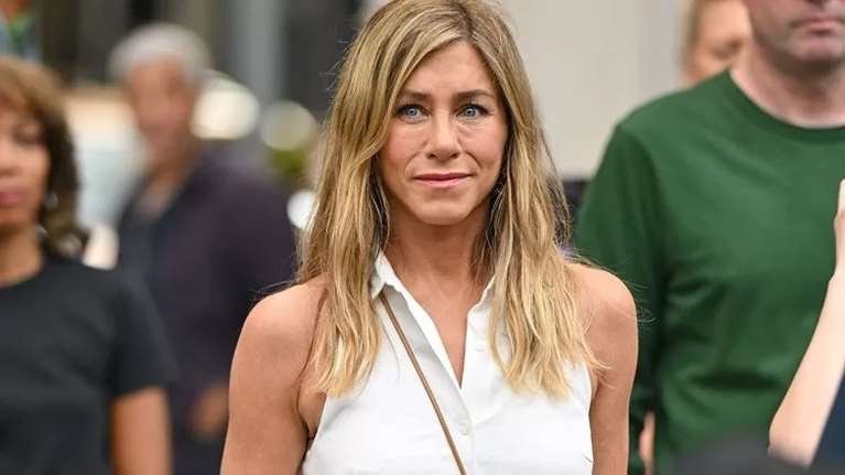 Ερωτευμένη η Τζένιφερ Άνιστον: Μόλις επισημοποίησε τη σχέση της με τον Τζιμ Κέρτις