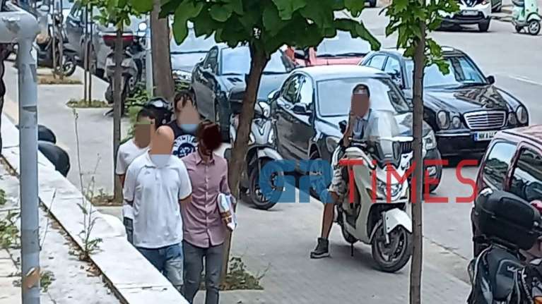 Θεσσαλονίκη: Στον εισαγγελέα 32χρονος πιστολέρο και ο αδελφός του- Πυροβολούσαν στη γειτονιά