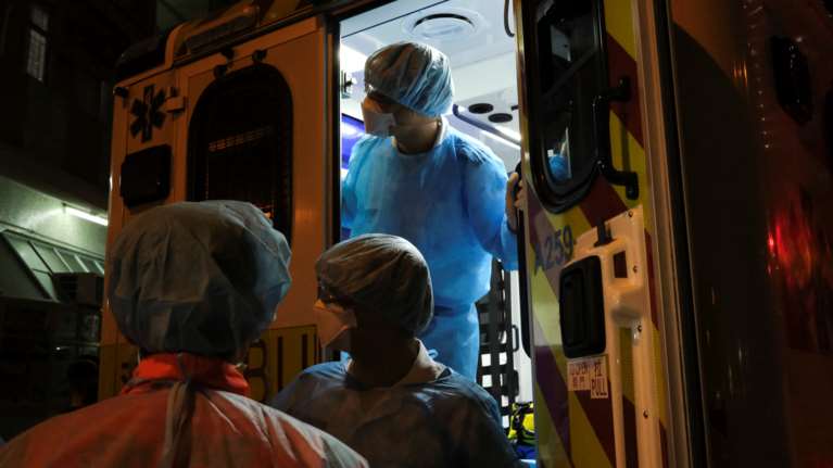 Business Insider για κορονοϊό: Προβλήματα σε πνεύμονες - αναπνοή ακόμα και μετά την ανάρρωση