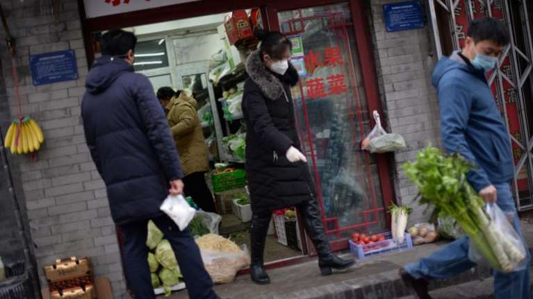Επανεμφάνιση του κορονοϊού στο Πεκίνο, περισσότερα από 100 κρούσματα - Τι απαντά ο ΠΟΥ στην &quot;ενοχοποίηση&quot; του σολομού