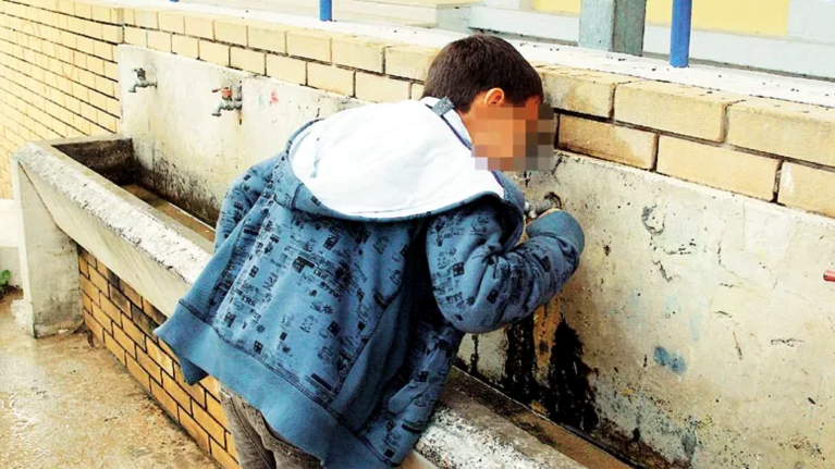 Διμηνιό Κορινθίας: Νερό μαύρο με σκουλίκια και σαλμονέλα – Παρέμβαση εισαγγελέα