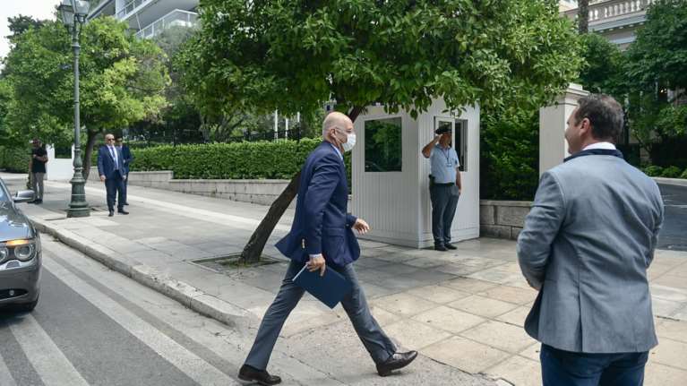 Δένδιας, Παναγιωτόπουλος και Αρχηγός ΓΕΕΘΑ στο Μαξίμου: Στο τραπέζι και ο επιχειρησιακός σχεδιασμός