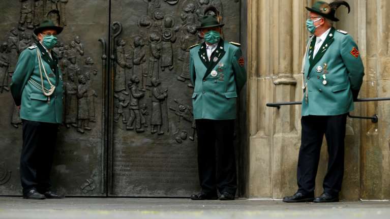 Νέα έρευνα στη Γερμανία: Ασυμπτωματικός ένας στους πέντε ανθρώπους που μολύνεται