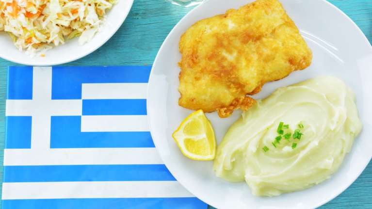 Γιατί τρώμε μπακαλιάρο με σκορδαλιά την 25η Μαρτίου - Πώς καθιερώθηκε το έθιμο στην Ελλάδα