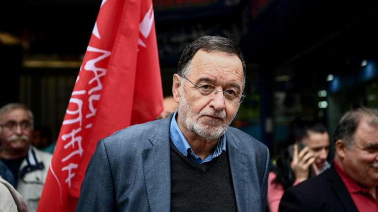 Παρακολουθούσε ο ΣΥΡΙΖΑ τους &quot;υπεραριστερούς&quot; υπουργούς του;- Τι κατήγγειλε ο πρωθυπουργός, τι απάντησαν τα πρώην στελέχη