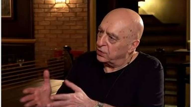 Πάνος Κοκκινόπουλος: &quot;Έχει ανάγκη ο Κωνσταντίνος Μαρκουλάκης να κάνει τον παρουσιαστή;&quot;