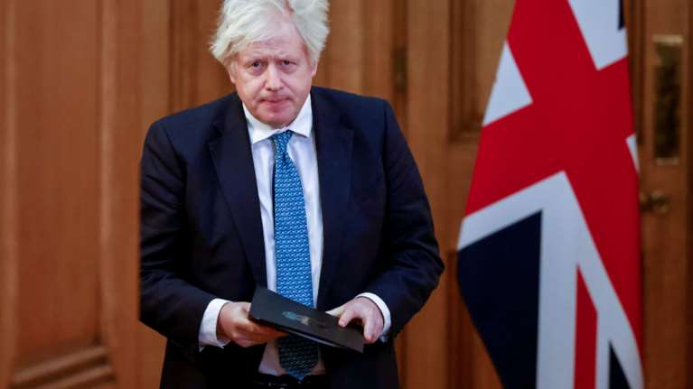 Τρίζει η καρέκλα του Τζόνσον για το πάρτι στον κήπο της Ντάουνινγκ Στριτ ενώ η χώρα ήταν σε lockdown